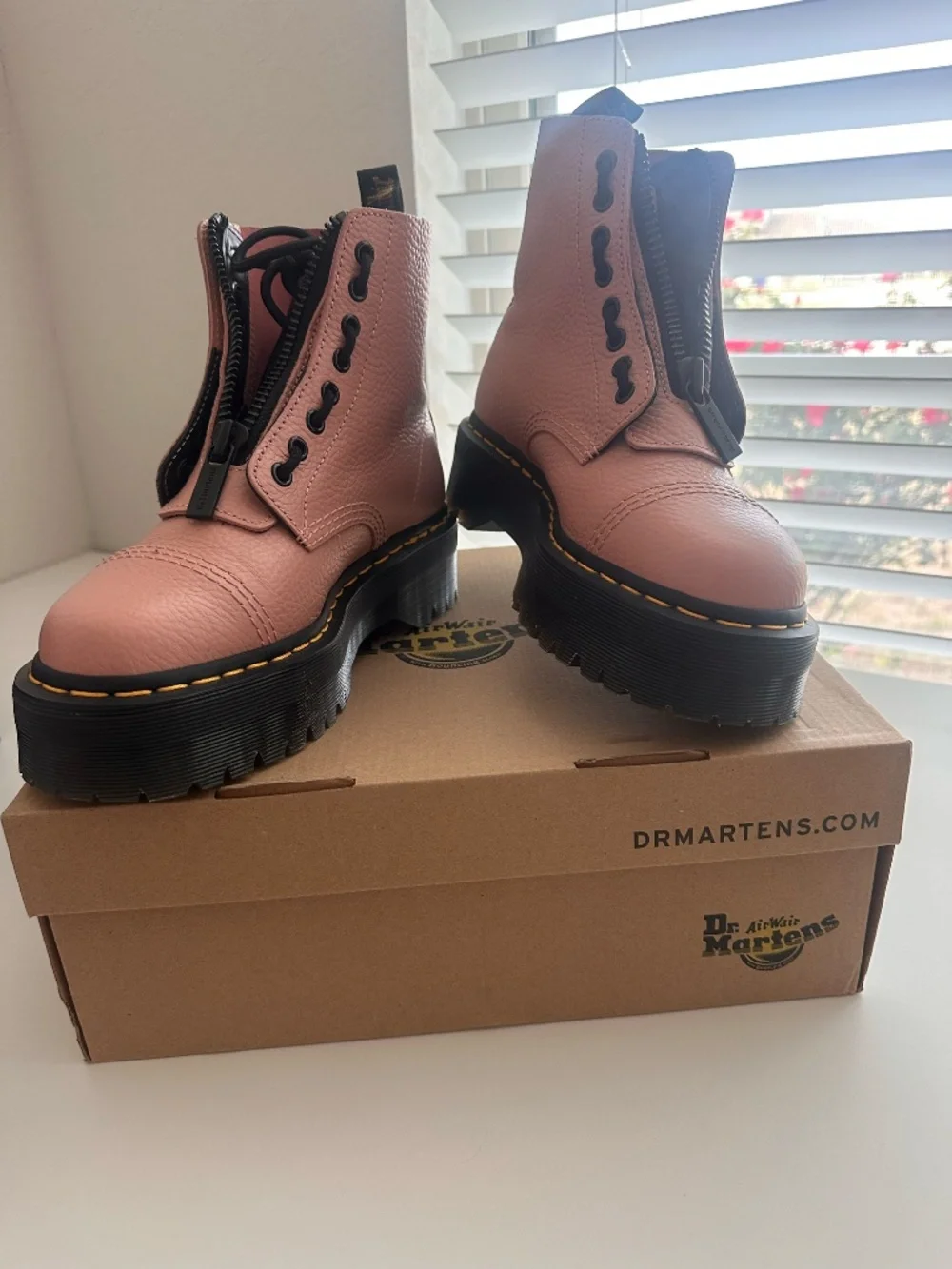 Doc Martens Sinclair - Picture 3 of 8